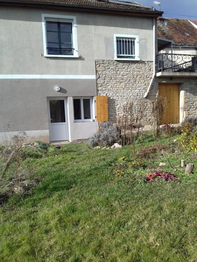 Agreable Chambre Meublee, Vue Sur La Vallee De L'Auxois Villy-en-Auxois المظهر الخارجي الصورة